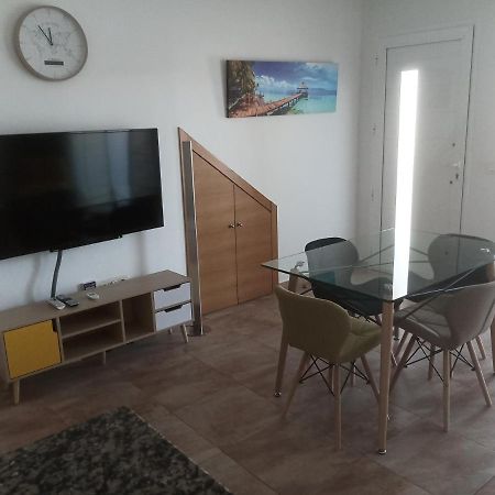 2 Bedroom Apartment, 150 M. From Beach And Centre Of Виларикос Екстериор снимка