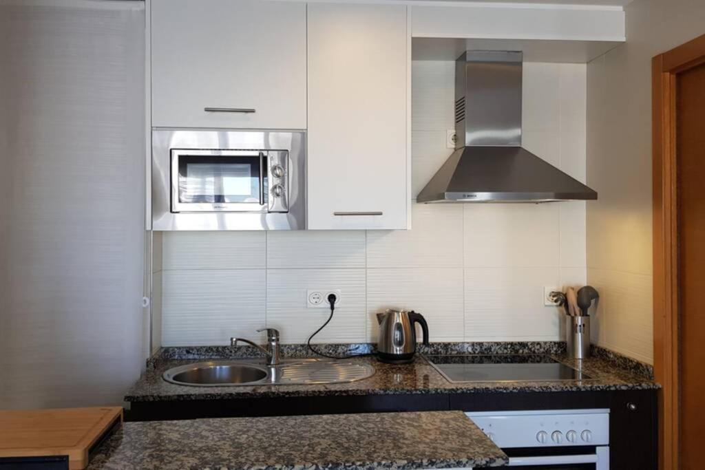 2 Bedroom Apartment, 150 M. From Beach And Centre Of Виларикос Екстериор снимка