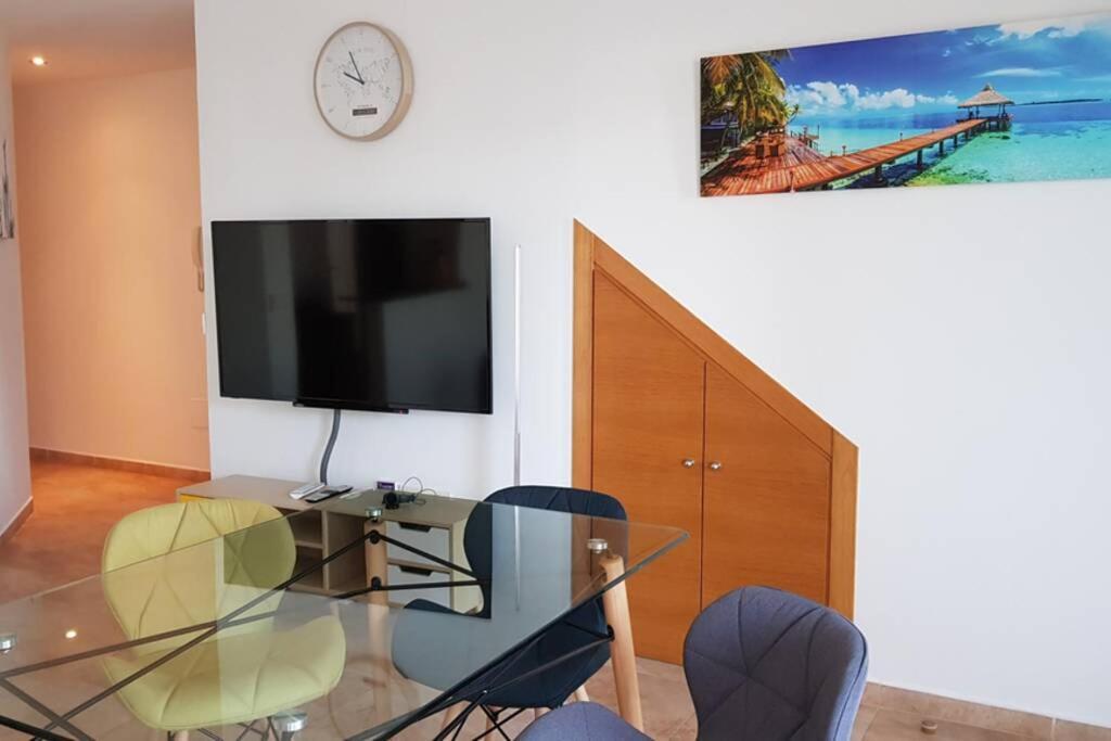 2 Bedroom Apartment, 150 M. From Beach And Centre Of Виларикос Екстериор снимка