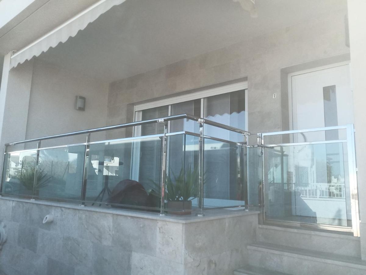 2 Bedroom Apartment, 150 M. From Beach And Centre Of Виларикос Екстериор снимка